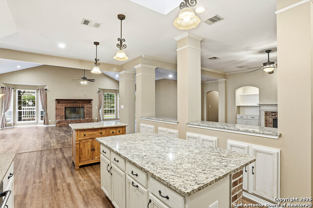 Image 14 of 38 For 527 Mesa Rdg