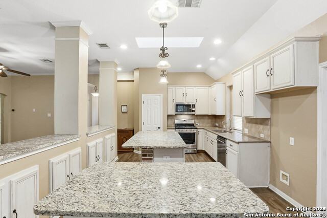 Image 15 of 38 For 527 Mesa Rdg