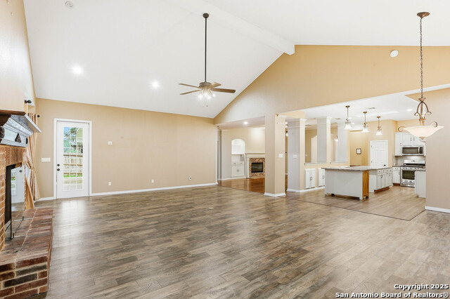 Image 20 of 38 For 527 Mesa Rdg