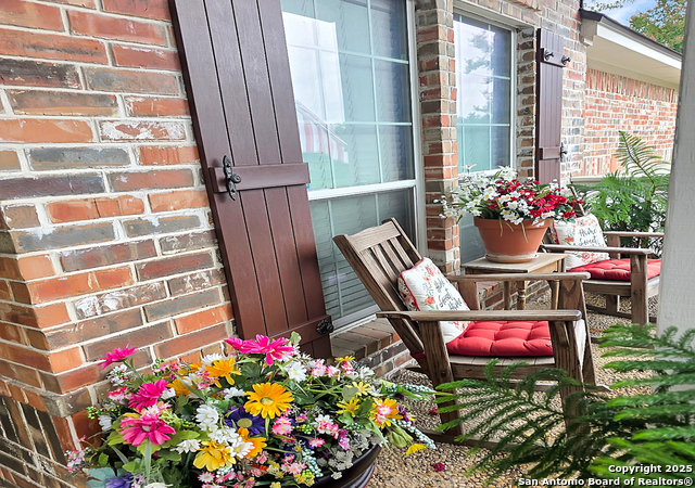 Image 4 of 38 For 527 Mesa Rdg