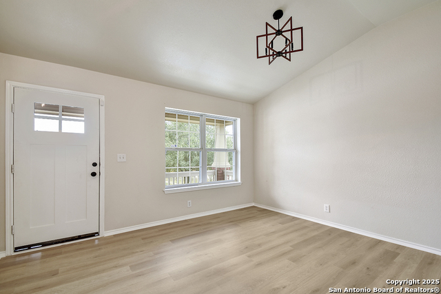 Image 16 of 30 For 13904 Bressani