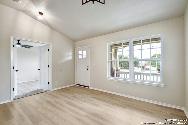 Image 17 of 30 For 13904 Bressani