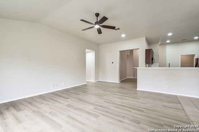 Image 8 of 30 For 13904 Bressani