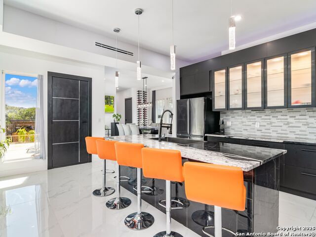 Image 11 of 62 For 629 Lake Island Drive