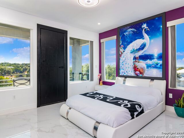 Image 18 of 62 For 629 Lake Island Drive