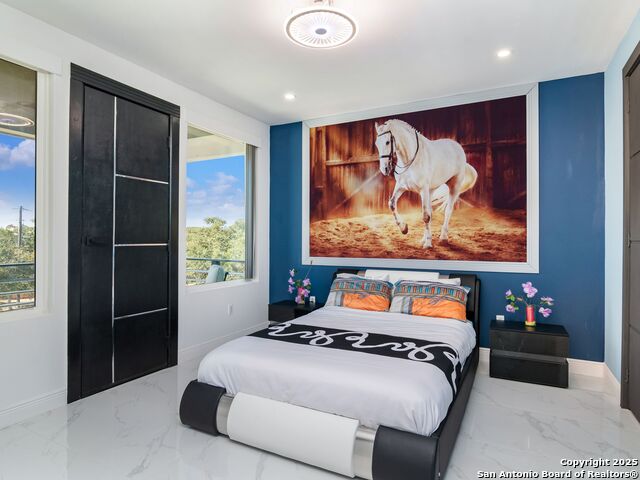 Image 21 of 62 For 629 Lake Island Drive