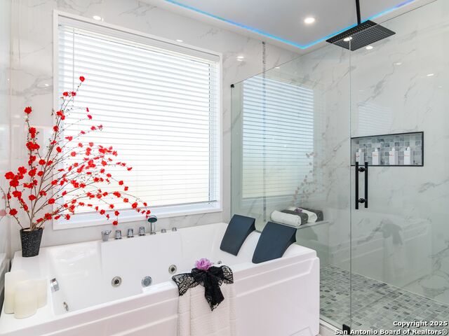 Image 26 of 62 For 629 Lake Island Drive