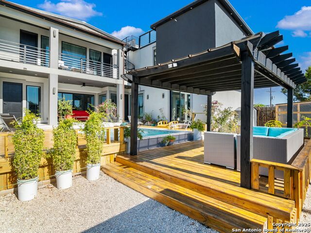 Image 31 of 62 For 629 Lake Island Drive