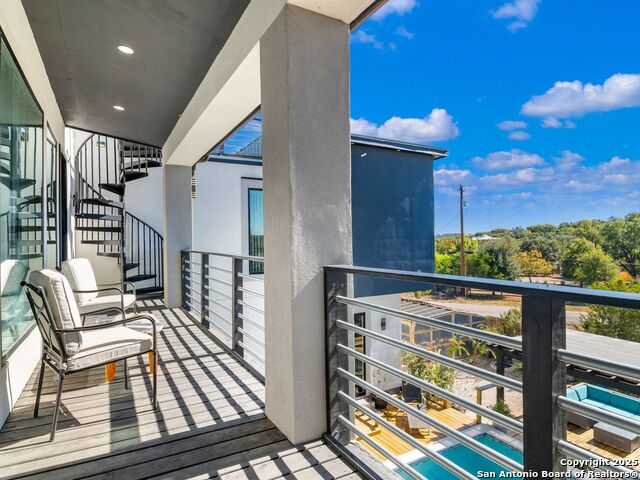 Image 42 of 62 For 629 Lake Island Drive