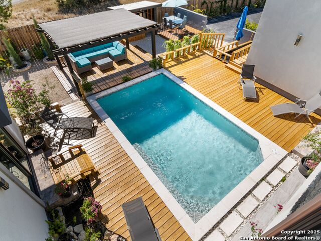 Image 43 of 62 For 629 Lake Island Drive