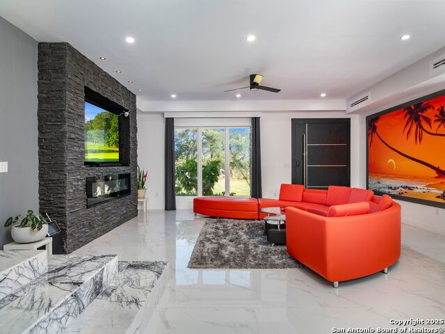 Image 5 of 62 For 629 Lake Island Drive