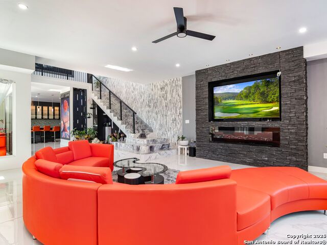 Image 6 of 62 For 629 Lake Island Drive