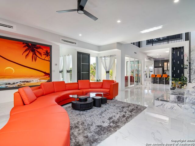 Image 7 of 62 For 629 Lake Island Drive