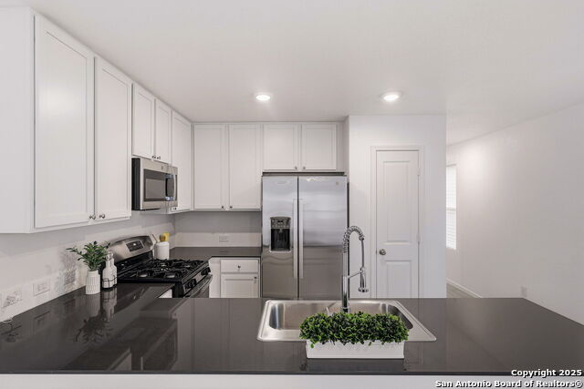 Image 10 of 25 For 7618 Aston Cross