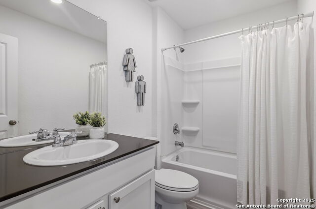 Image 19 of 25 For 7618 Aston Cross