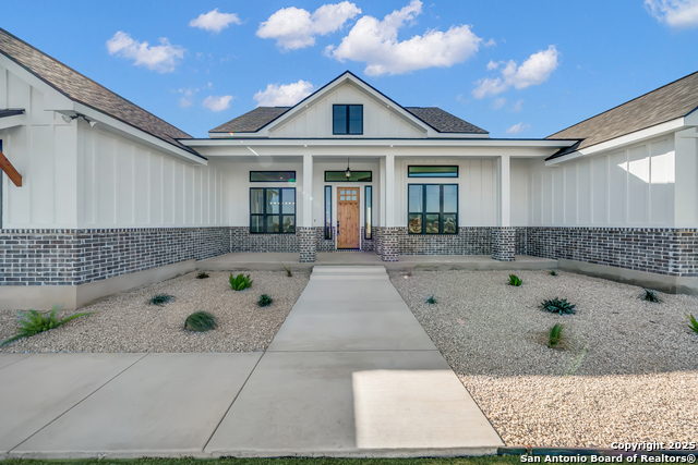 Image 2 of 47 For 162 Estates Dr