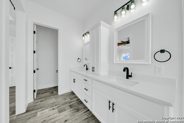 Image 23 of 47 For 162 Estates Dr