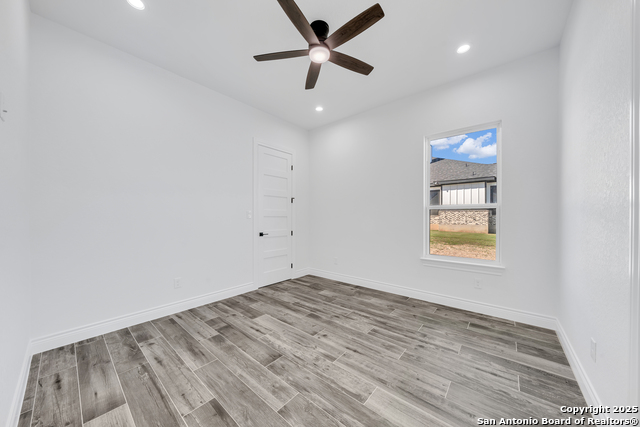 Image 29 of 47 For 162 Estates Dr