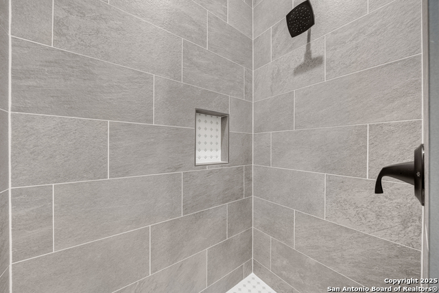 Image 31 of 47 For 162 Estates Dr