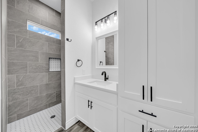 Image 34 of 47 For 162 Estates Dr