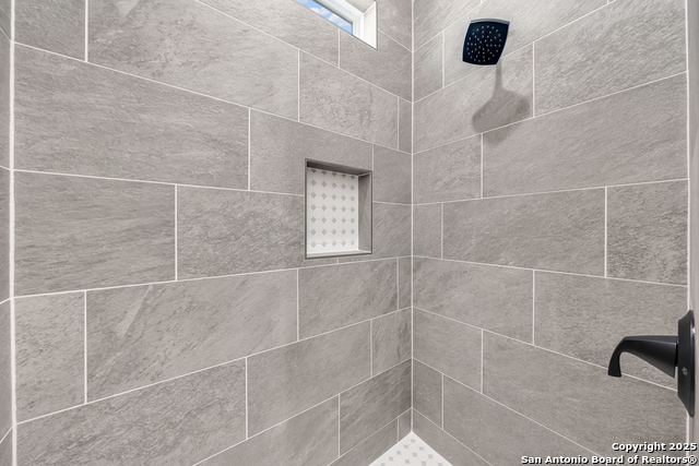 Image 35 of 47 For 162 Estates Dr