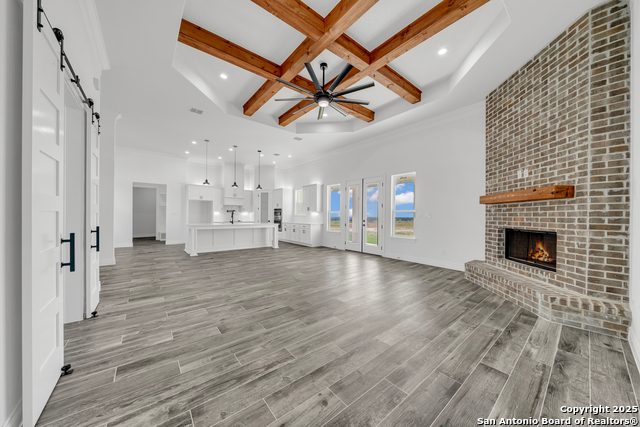 Image 7 of 47 For 162 Estates Dr