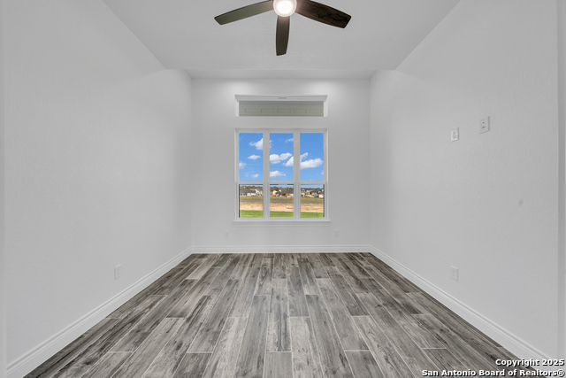 Image 9 of 47 For 162 Estates Dr