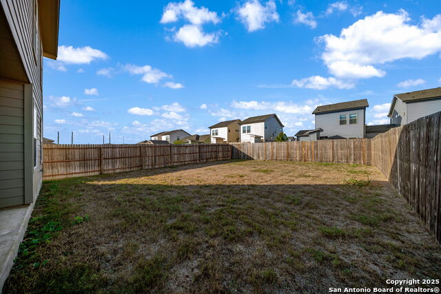 Image 31 of 34 For 13439 Whisper Crossing