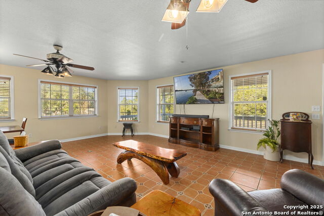 Image 11 of 50 For 4335 Mail Route