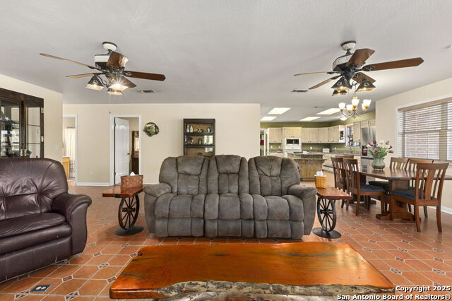 Image 9 of 50 For 4335 Mail Route