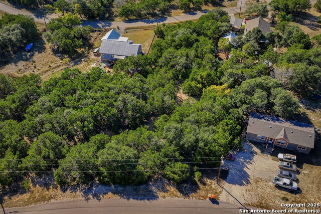 Listing photo id 9 for 354 Buck Run Pass