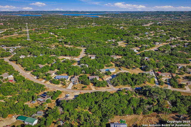 Listing photo id 12 for 354 Buck Run Pass