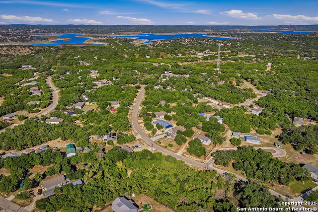 Listing photo id 14 for 354 Buck Run Pass