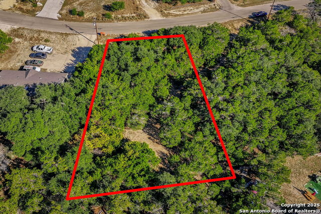 Listing photo id 3 for 354 Buck Run Pass