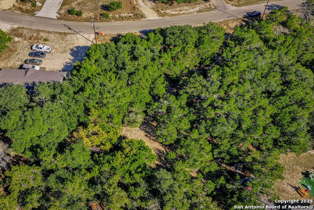 Listing photo id 4 for 354 Buck Run Pass