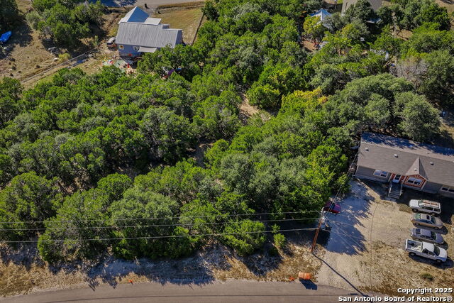 Listing photo id 6 for 354 Buck Run Pass