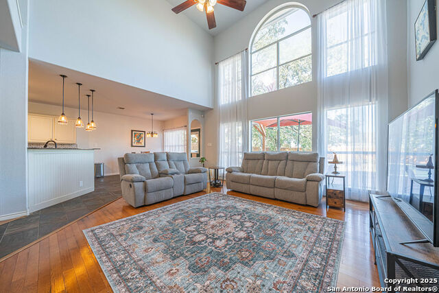 Image 11 of 50 For 19 Oak Mist