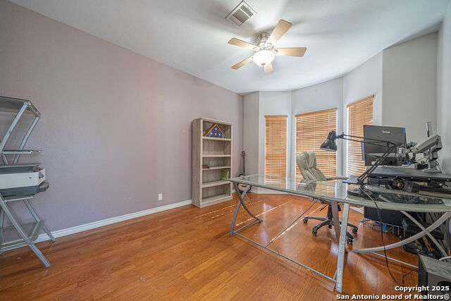 Image 14 of 50 For 19 Oak Mist