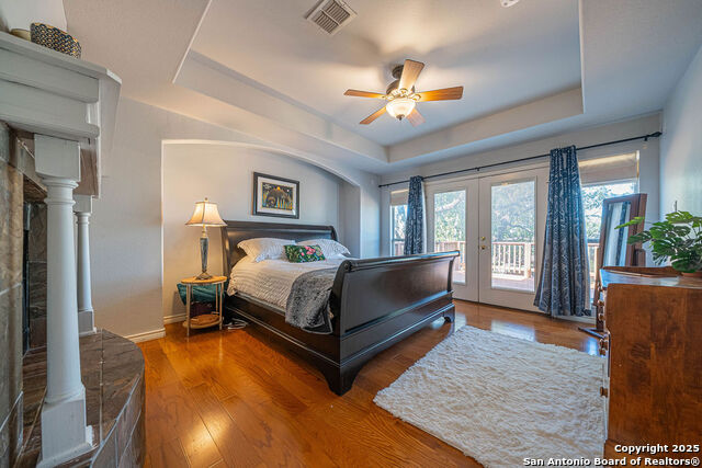 Image 27 of 50 For 19 Oak Mist