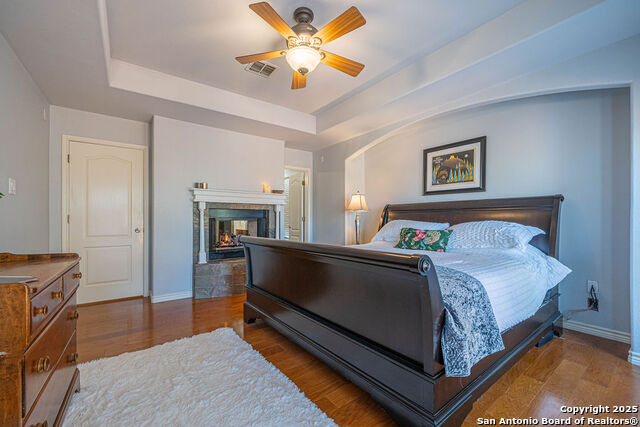 Image 28 of 50 For 19 Oak Mist