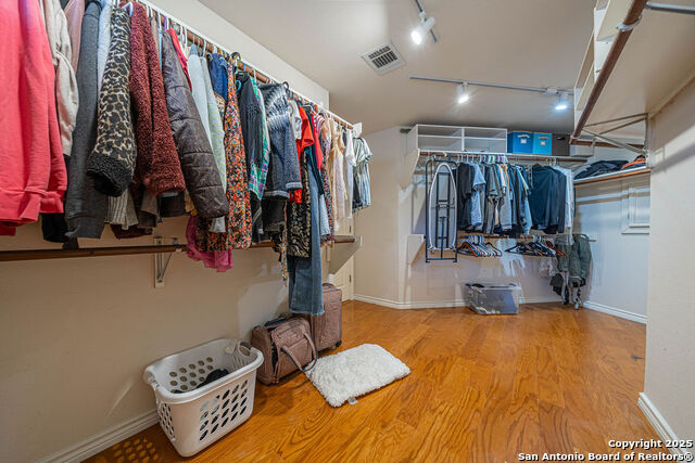 Image 33 of 50 For 19 Oak Mist