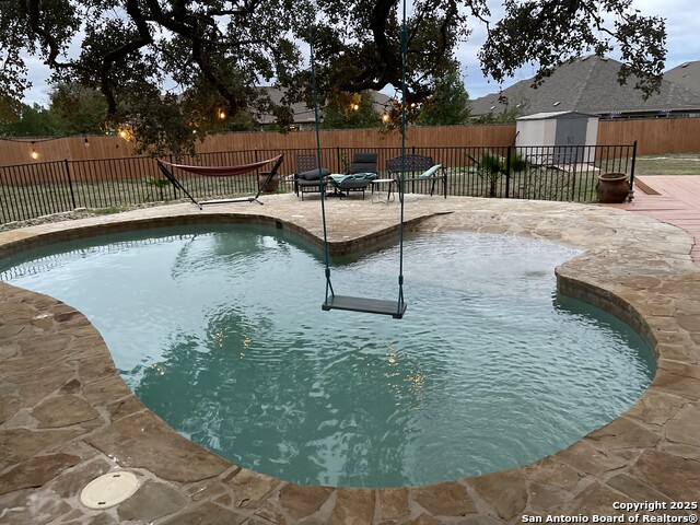 Image 38 of 50 For 19 Oak Mist