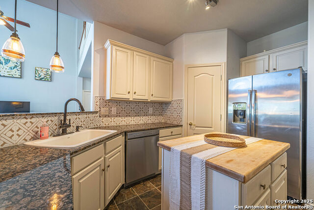 Image 7 of 50 For 19 Oak Mist