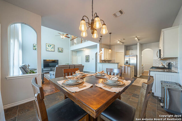 Image 9 of 50 For 19 Oak Mist