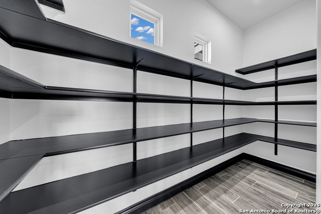 Image 21 of 47 For 158 Estates Dr