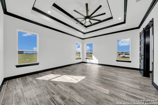 Image 22 of 47 For 158 Estates Dr