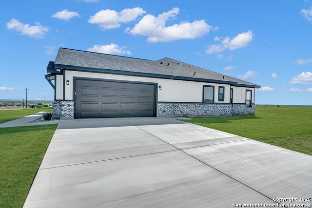 Image 40 of 47 For 158 Estates Dr