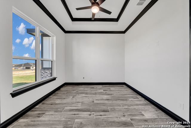 Image 8 of 47 For 158 Estates Dr