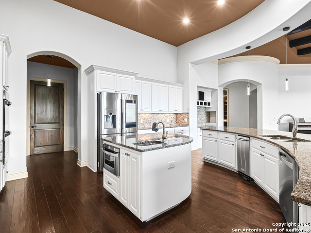 Image 16 of 77 For 1188 River Chase