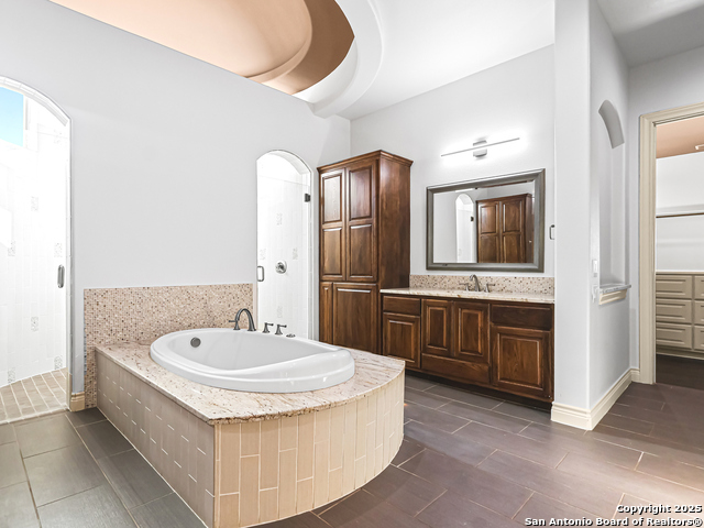 Image 37 of 77 For 1188 River Chase